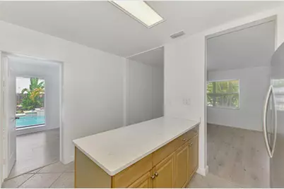 2136 Brueckner Drive, Sarasota, FL 34231 - Photo 12