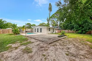 2136 Brueckner Dr, Sarasota, FL 34231 - Photo 32