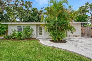 2136 Brueckner Dr, Sarasota, FL 34231 - Photo 4