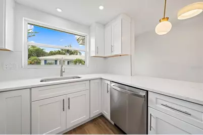 683 Spanish Drive S #214, Longboat Key, FL 34228 - Photo 8