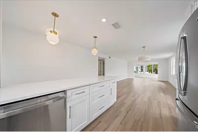 683 Spanish Drive S #214, Longboat Key, FL 34228 - Photo 10