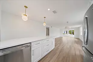 683 Spanish Dr S, Longboat Key, FL 34228 - Photo 10