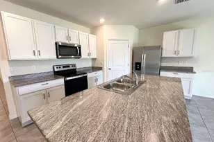 12724 Lateral Root Dr, Sarasota, FL 34238 - Photo 4