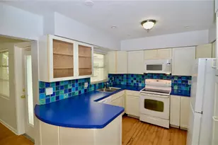 3525 Iroquois Ave, Sarasota, FL 34234 - Photo 2