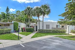 664 Woodlawn Dr, Bradenton, FL 34210 - Photo 1