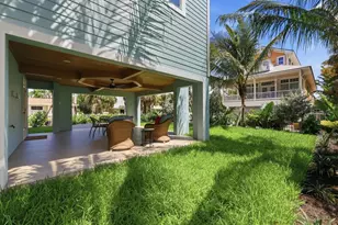 115 Aqua Ln, Holmes Beach, FL 34217 - Photo 56