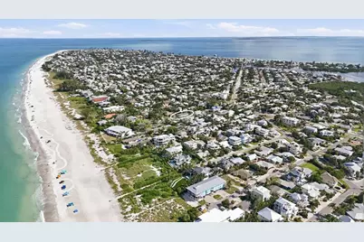 115 Aqua Lane, Holmes Beach, FL 34217 - Photo 4