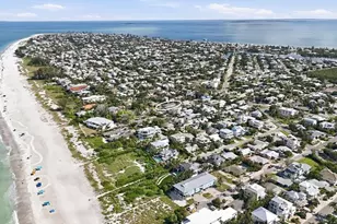 115 Aqua Ln, Holmes Beach, FL 34217 - Photo 4