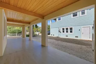 113 Aqua Ln, Holmes Beach, FL 34217 - Photo 50