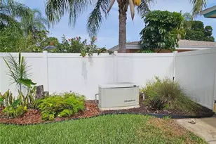 13920 Jamaica Dr, Seminole, FL 33776 - Photo 10