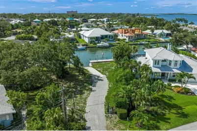 7616 Cove Terrace, Sarasota, FL 34231 - Photo 4