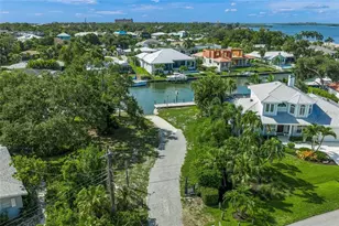 7616 Cove Terrace, Sarasota, FL 34231 - Photo 4