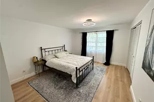6999 W Country Club Dr N, Sarasota, FL 34243 - Photo 10