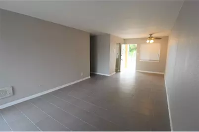 3001 Bee Ridge Road #215, Sarasota, FL 34239 - Photo 4