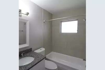 3001 Bee Ridge Road #215, Sarasota, FL 34239 - Photo 8