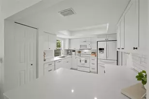 6553 Samoa Dr, Sarasota, FL 34241 - Photo 10