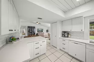 6553 Samoa Dr, Sarasota, FL 34241 - Photo 12
