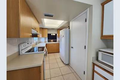 1650 1st Avenue W #408B, Bradenton, FL 34205 - Photo 4