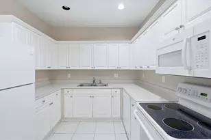 3958 Mediterranea Cir, Sarasota, FL 34233 - Photo 10