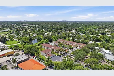 3958 Mediterranea Circle #411, Sarasota, FL 34233 - Photo 36