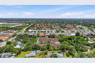 3958 Mediterranea Circle #411, Sarasota, FL 34233 - Photo 38