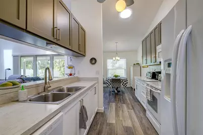 7812 38th Court E, Sarasota, FL 34243 - Photo 16