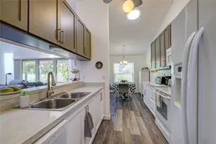 7812 38th Ct E, Sarasota, FL 34243 - Photo 16