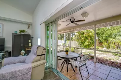 7812 38th Court E, Sarasota, FL 34243 - Photo 12