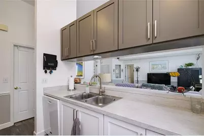 7812 38th Court E, Sarasota, FL 34243 - Photo 14