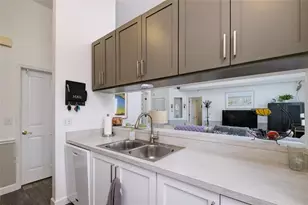 7812 38th Ct E, Sarasota, FL 34243 - Photo 14