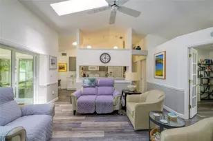 7812 38th Ct E, Sarasota, FL 34243 - Photo 10