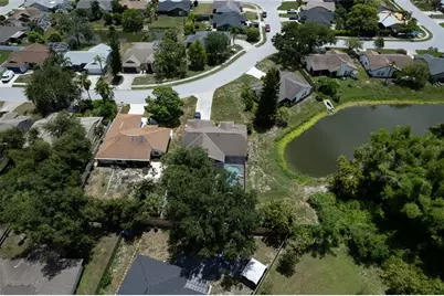 7812 38th Court E, Sarasota, FL 34243 - Photo 42