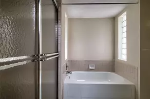 7812 38th Ct E, Sarasota, FL 34243 - Photo 26
