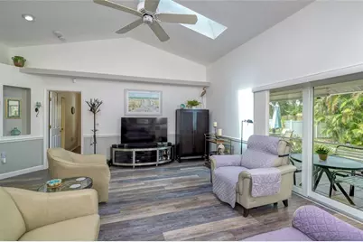 7812 38th Court E, Sarasota, FL 34243 - Photo 8