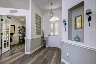 7812 38th Ct E, Sarasota, FL 34243 - Photo 6
