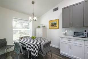 7812 38th Ct E, Sarasota, FL 34243 - Photo 18