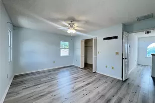 6077 Marella Dr, Sarasota, FL 34243 - Photo 18