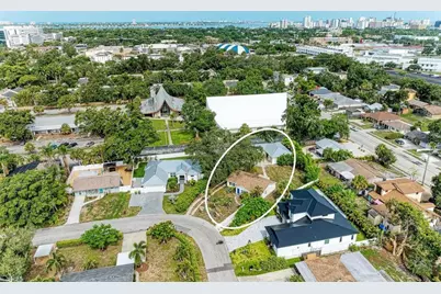 1300 Loma Linda Court, Sarasota, FL 34239 - Photo 2