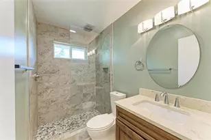 1300 Loma Linda Ct, Sarasota, FL 34239 - Photo 20