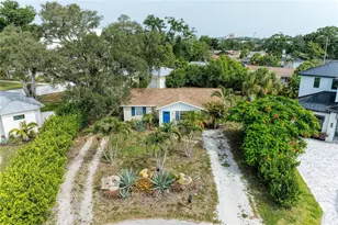 1300 Loma Linda Ct, Sarasota, FL 34239 - Photo 4