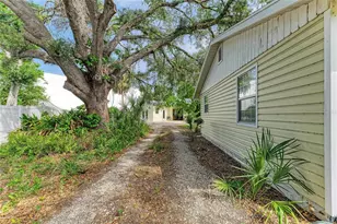 1300 Loma Linda Ct, Sarasota, FL 34239 - Photo 38