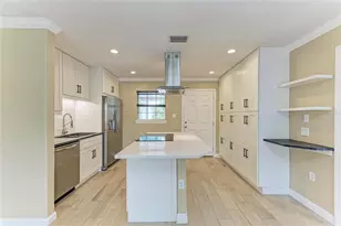 1300 Loma Linda Ct, Sarasota, FL 34239 - Photo 10