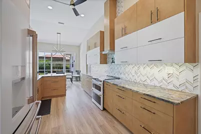 567 Lake Of The Woods Drive, Venice, FL 34293 - Photo 8