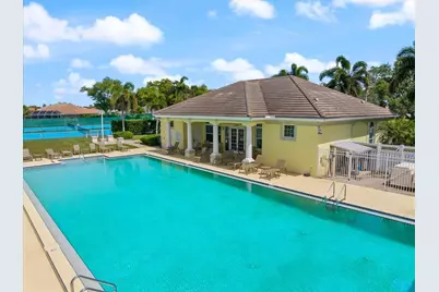 567 Lake Of The Woods Drive, Venice, FL 34293 - Photo 38