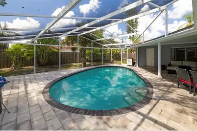 3304 Spring Mill Circle, Sarasota, FL 34239 - Photo 2