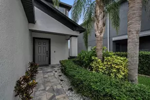 1921 Hawks View Dr, Ruskin, FL 33570 - Photo 4