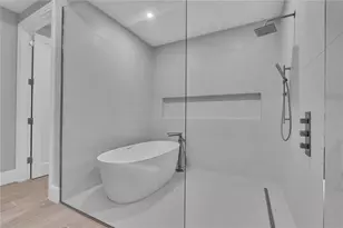 70 Avenida Veneccia, Sarasota, FL 34242 - Photo 24