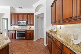 4742 Old Farm Rd, Sarasota, FL 34233 - Photo 12