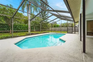 4407 Diamond Cir N, Sarasota, FL 34233 - Photo 4