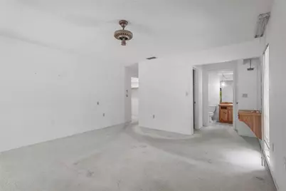 213 Whispering Oaks Court, Sarasota, FL 34232 - Photo 18